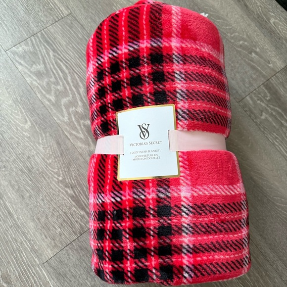 Victoria's Secret Other - Victoria Secret Cozy Red Plush Blanket